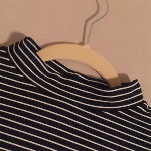 Black and white stripe top